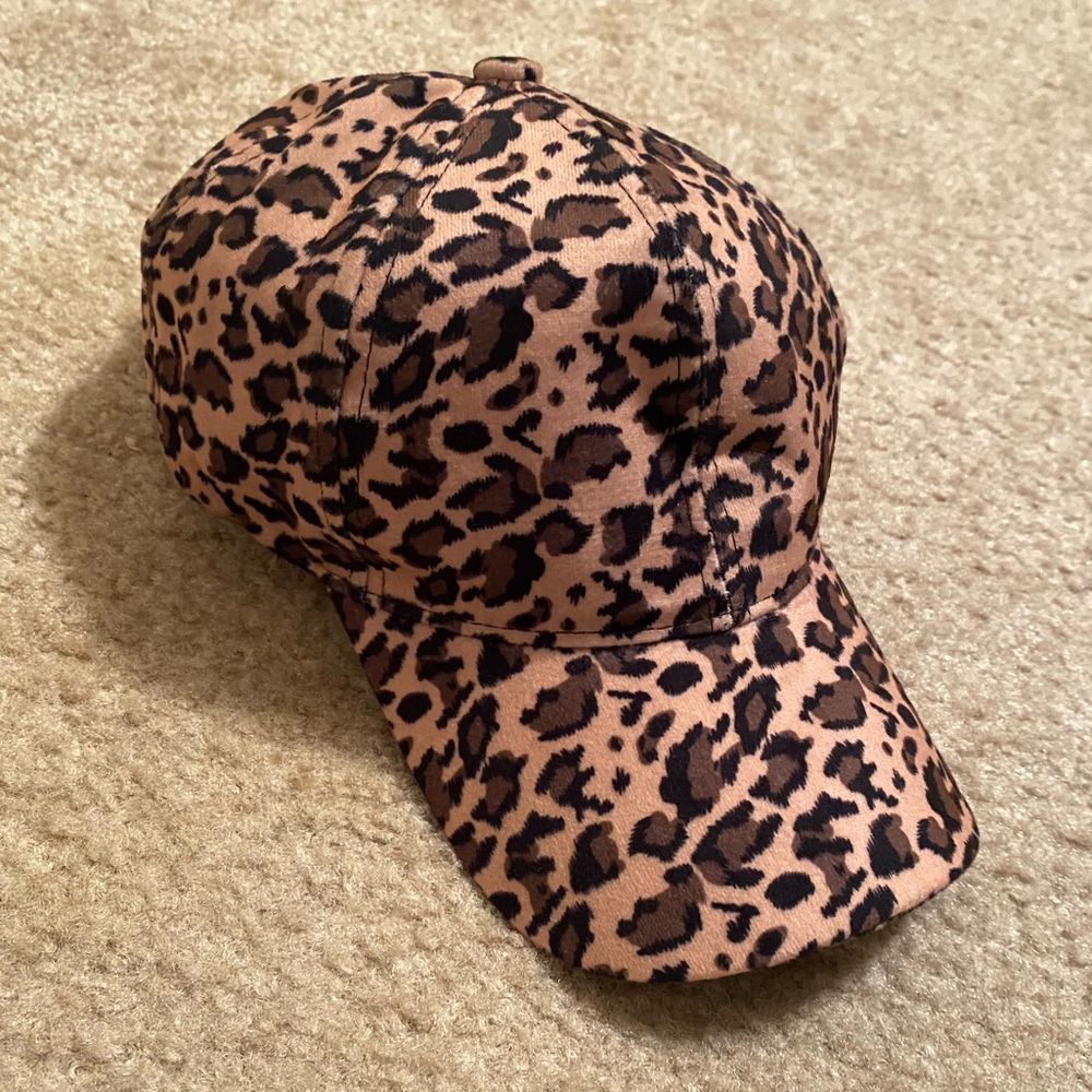 Leopard Cap